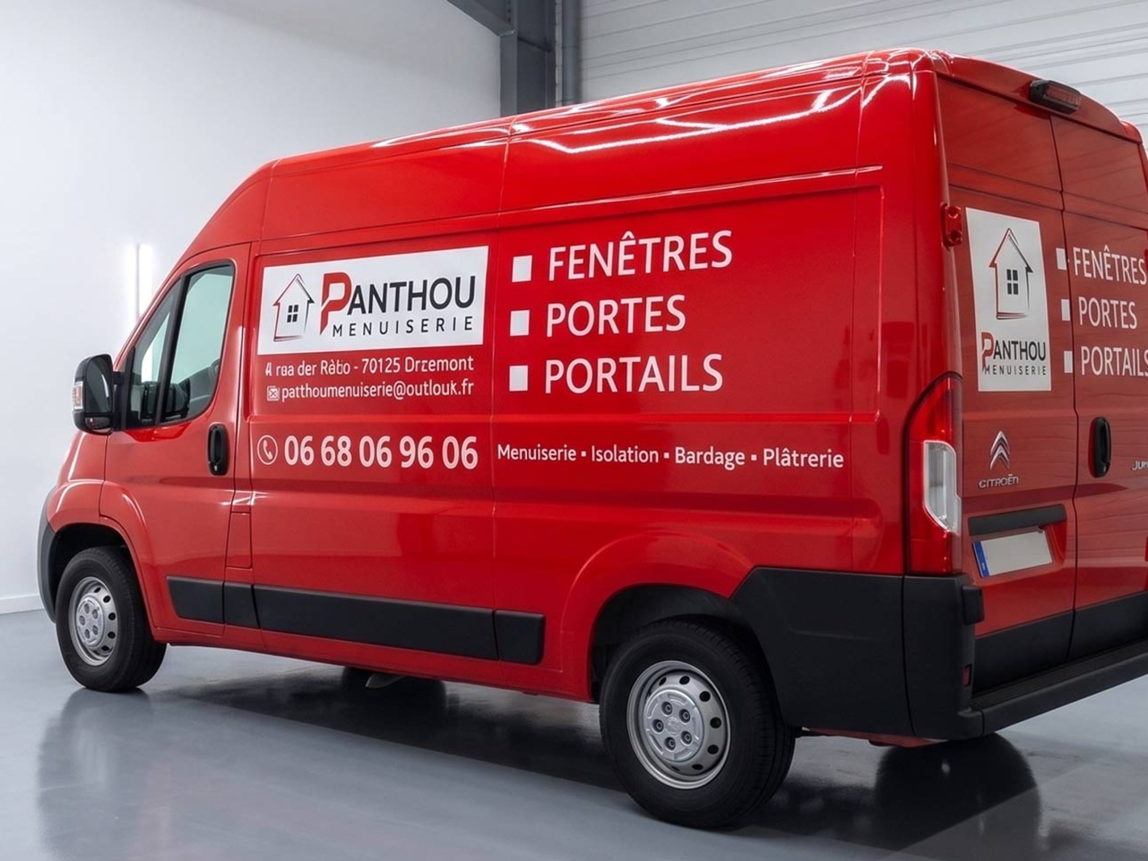 Grand fourgon Ducato L4H3 habillé d'un dégradé vertical orange vers navy