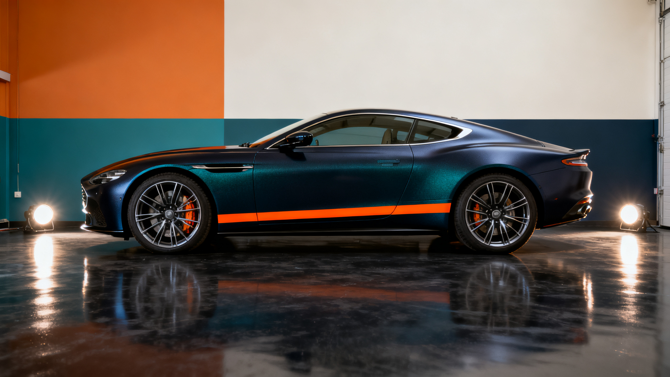 Covering intégral voiture premium — livrée navy et orange, atelier Pubcovering Rambouillet